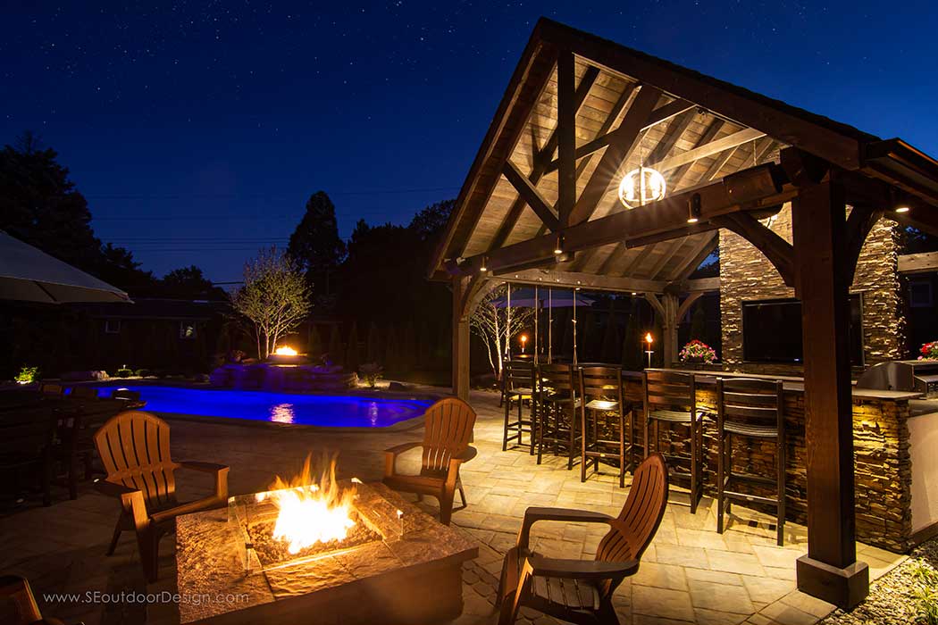 Fire Pit and Bar